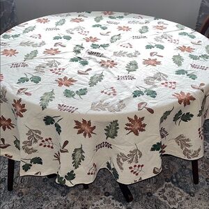 Elegant Autumn Leaf Tablecloth